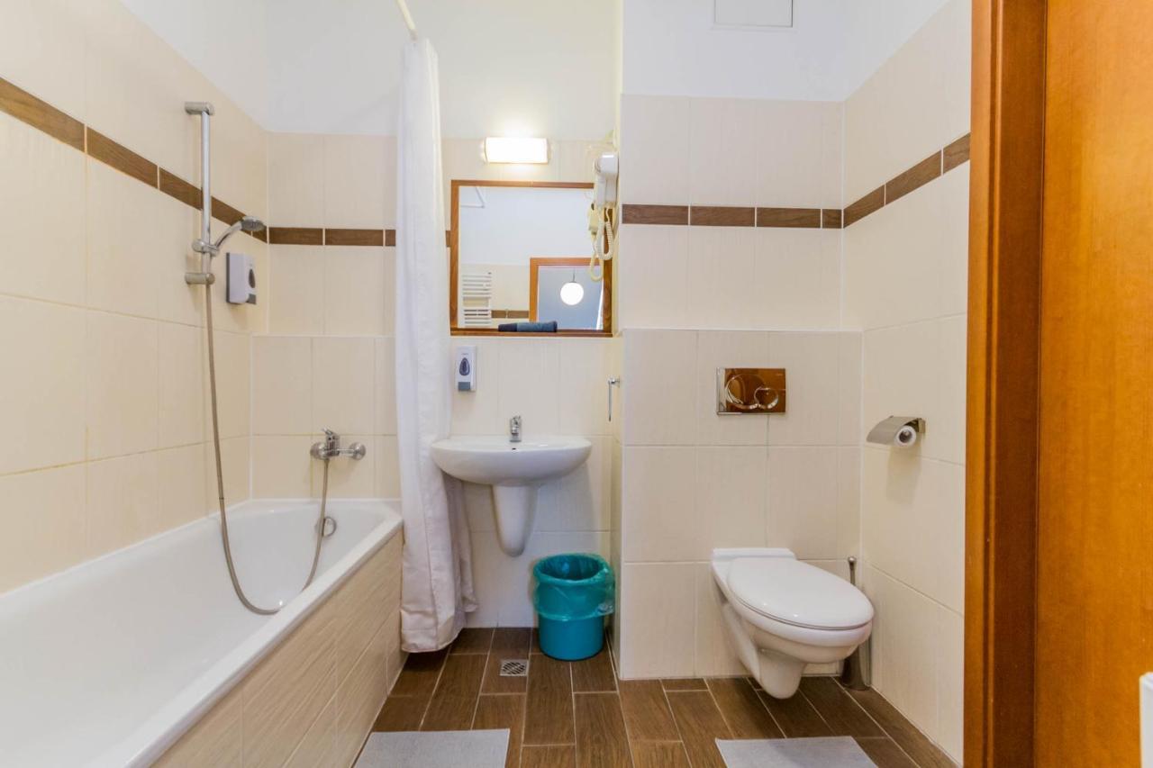 בודפשט Lovag Charming Apartment In The Center-Ac מראה חיצוני תמונה