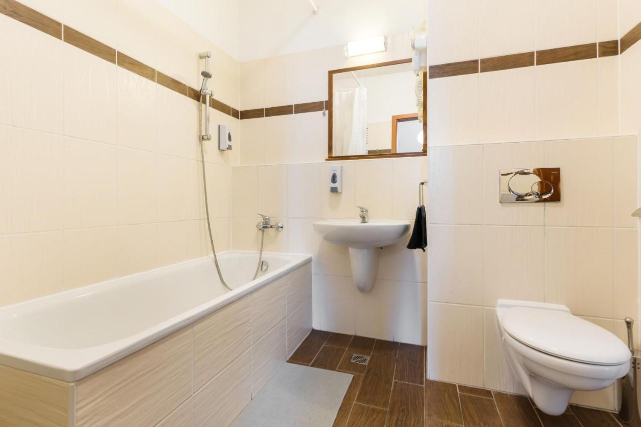 בודפשט Lovag Charming Apartment In The Center-Ac מראה חיצוני תמונה