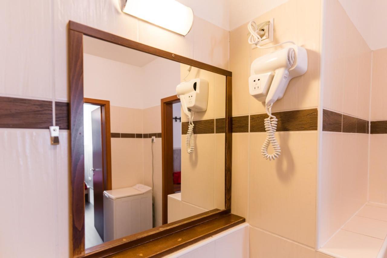 בודפשט Lovag Charming Apartment In The Center-Ac מראה חיצוני תמונה